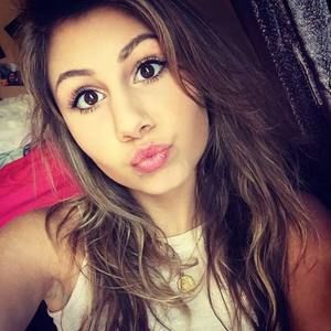 Meet your Posher, Anya