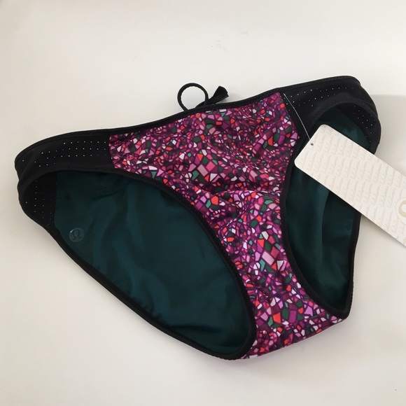 ‼️LAST ONE‼️Lululemon Reversible Swim Bottom - Picture 2 of 4
