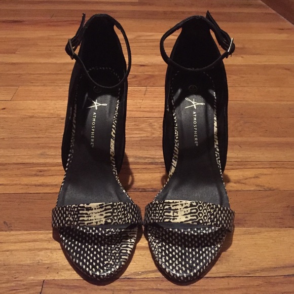 Black and white heel