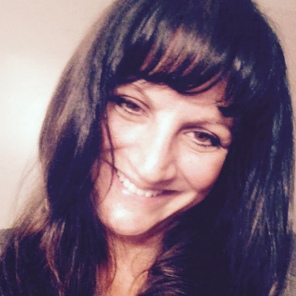 Meet your Posher, Lori - Picture 1 of 1