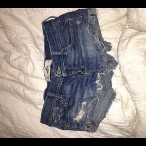 Lowrise Distressed Lightwash Hollister Shorts