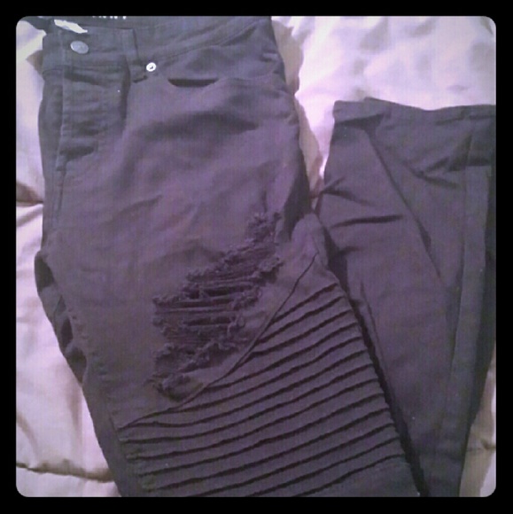 H&M Divided Black distressed skinny jeans