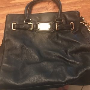 100% authentic Michael kors Hamilton black w/gold