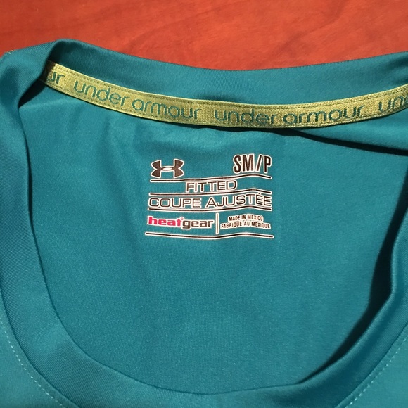 🎉SALE! Under Armour Heat Gear Long Sleeve Tee - Picture 3 of 4