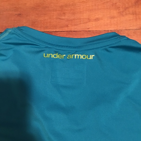 🎉SALE! Under Armour Heat Gear Long Sleeve Tee - Picture 4 of 4