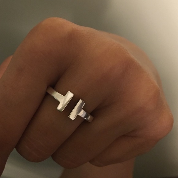 Tiffany and Co T sterling silver ring