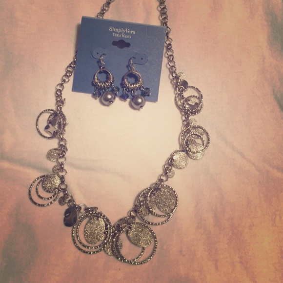 Earnings and necklace!