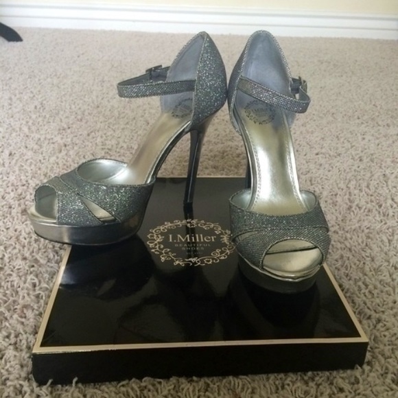 jcpenney Shoes - New in box silver platform heels