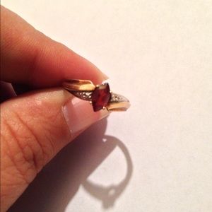 10k Garnet and Diamond Ring Sz 7