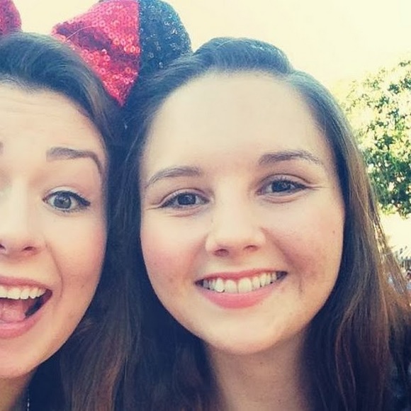 Meet your Posher, Sarah - Picture 1 of 1