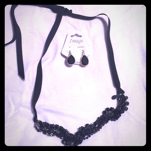 Black earrings and necklace