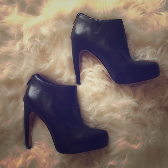 Sam Edelman Keaton bootie size 8
