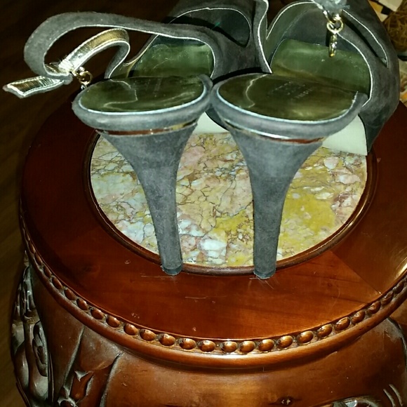 Guess Peep Toe - Picture 2 of 4