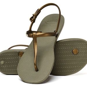 Green Havaiana sandals