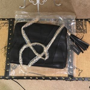 🎉SALE🎉 ❣BEBE❣ black messenger purse. 13Wx9Hx1D