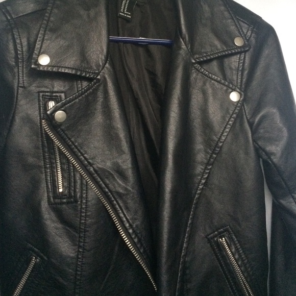 Black leather jacket⚜ - Picture 2 of 4