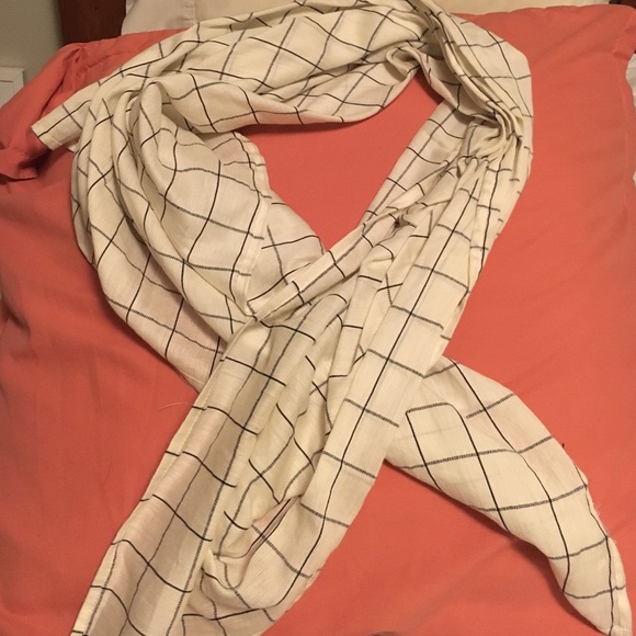 Cream and navy plaid scarf