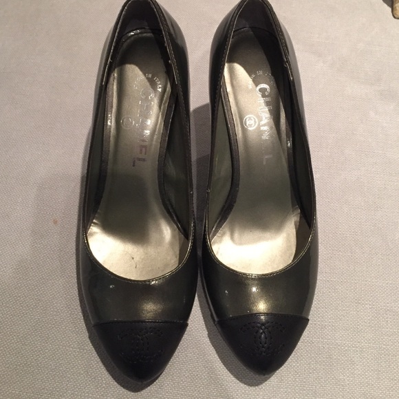 Classic Chanel pumps