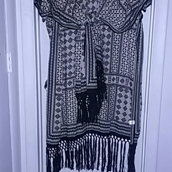 "SOLD OUT" PLUS SIZE FRINGE TOP XL - Picture 2 of 2