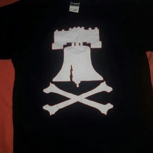 Black shirt