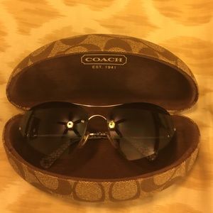 Coach sunglasses like new condition. No scratches.