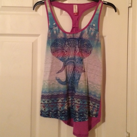 Sleeveless Elephant Graphic Tank Top