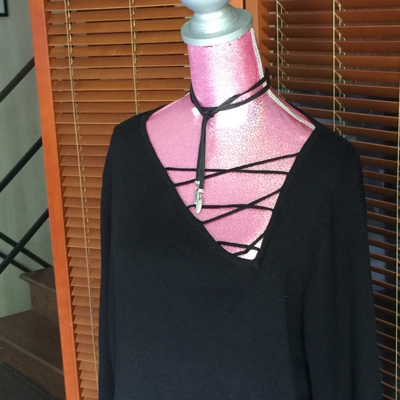 Threaded neck sweater - Picture 2 of 4