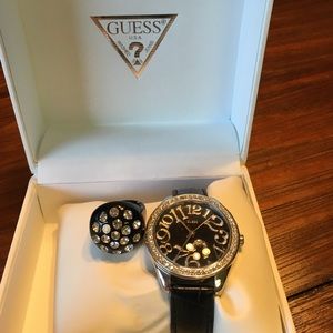 Women's Guess Watch. Needs a battery.
