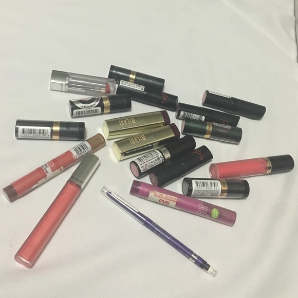 Other - 🔥🔥🔥SUPERSALE🔥🔥🔥large lot of makeup 18 pieces