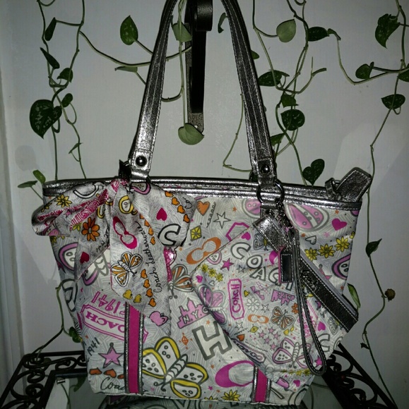 SOLD! Coach Bandana Graffiti Tote wristlet & Scarf - Picture 1 of 4