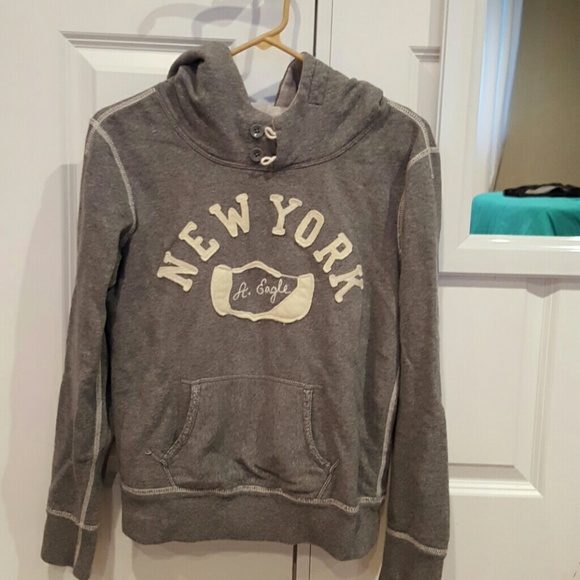 American Eagle sweatshirt
