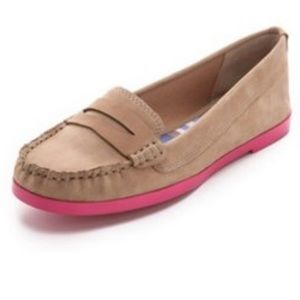 SPLENDiD Tan Loafers W. Pink Soles
