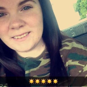 Meet your Posher, Leeann