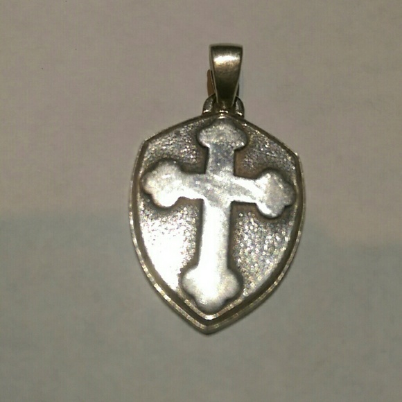 Fear Not Shield pendant from James Avery
