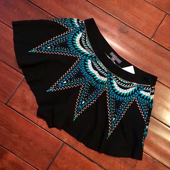Kendall & Kylie Pants - 🎉NWT🎉 KENDALL + KYLIE Challis Dress Shorts (M)