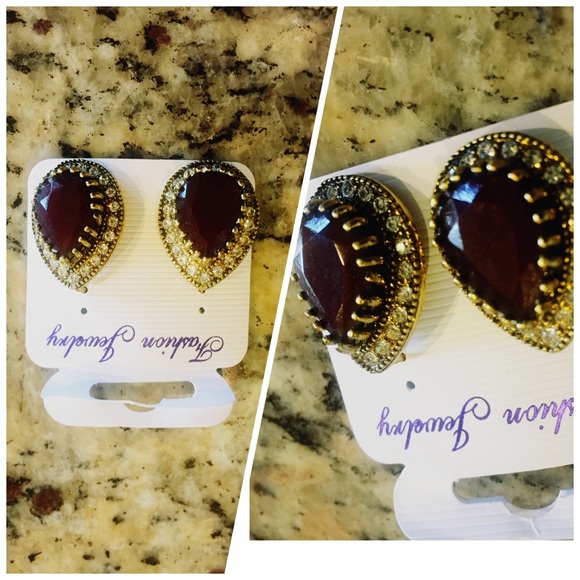 Stud earrings - Picture 3 of 4