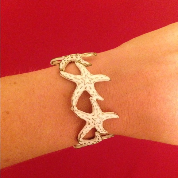 White starfish bracelet - Picture 1 of 2
