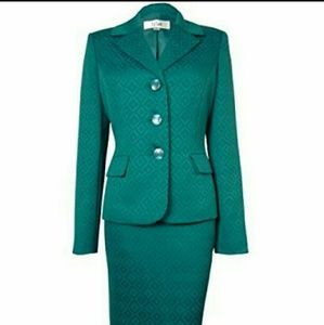 New le suit peacock skirt suit