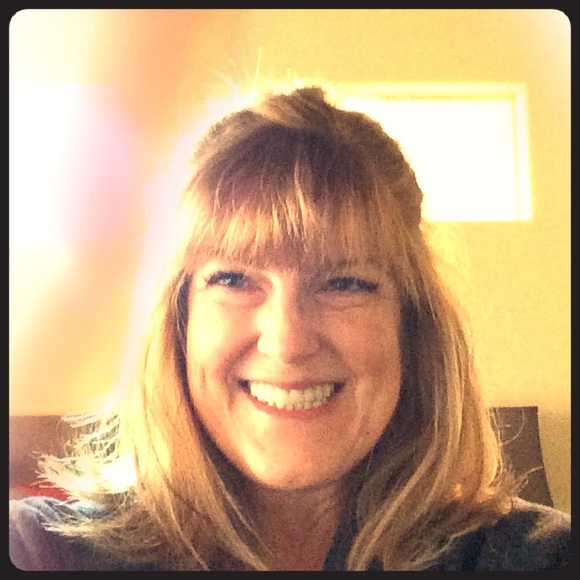 Meet your Posher, Lillian - Picture 1 of 3