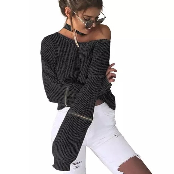 ❤️✨SOLD✨❤️ LF Zipper Sleeve Sweater w/ choker - Picture 1 of 4