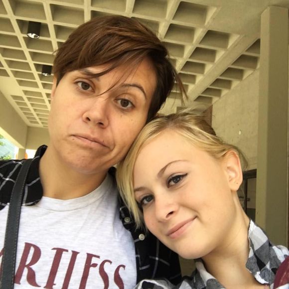 Meet your Posher, Simone - Picture 1 of 1