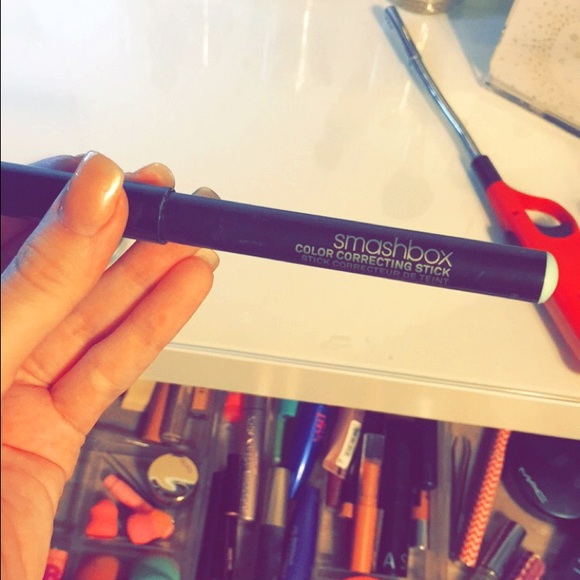 Smashbox green color correcting stick