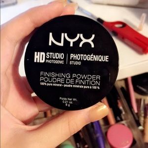 Nyx setting translucent powder