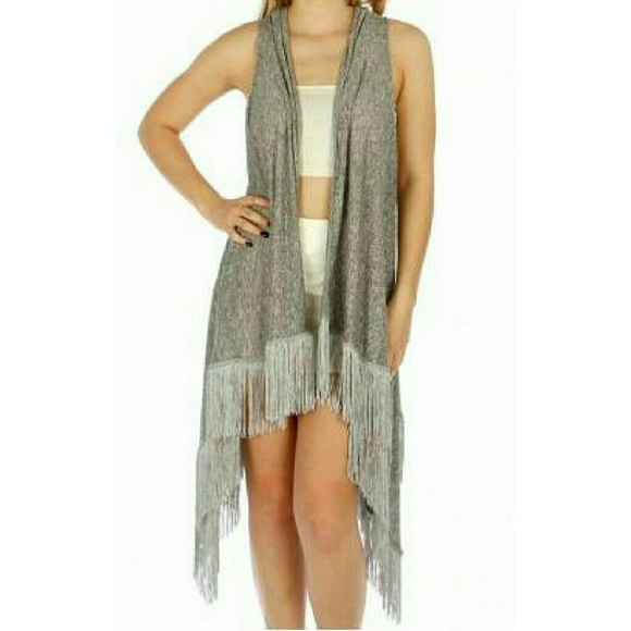 ❌SOLD ❌Grey Fringed Kimono Vest - Picture 3 of 4