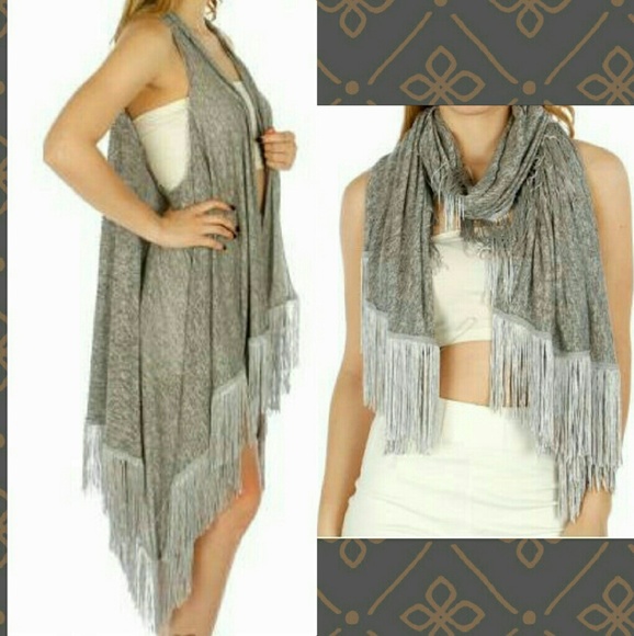❌SOLD ❌Grey Fringed Kimono Vest - Picture 2 of 4