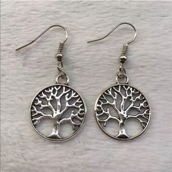 Jewelry - ❤️Tree Drop Earrings❤️