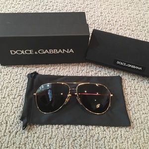 Host pick! D&G aviators