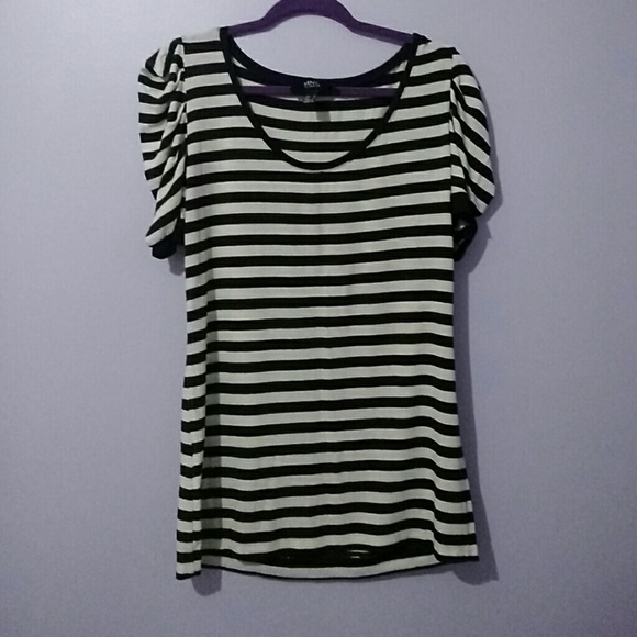 Brand new top - Picture 1 of 3