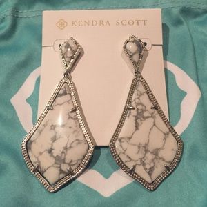 Kendra Scott Alexis Earrings in Howlite