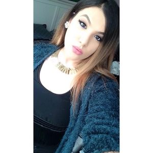 Meet your Posher, Areej